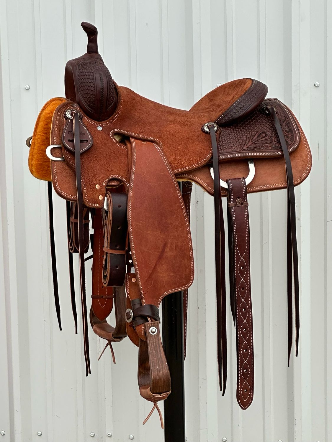 Robert Teskey Elite Seat Rig Ranch Cutting Horse Saddle with a 15 3/4- inch Rough Out Seat Tooled Waffle and Oak Leave Double Stitch Dark Finish BW- Tree