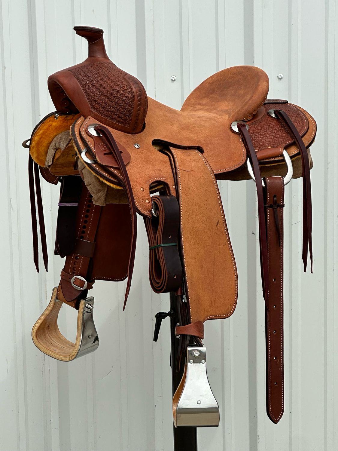 Robert Teskey Super Arizona Strip Down Seat Rig Ranch Roping Saddle with a 14- inch Rough Out Seat Tooled Hourglass Medium Finish