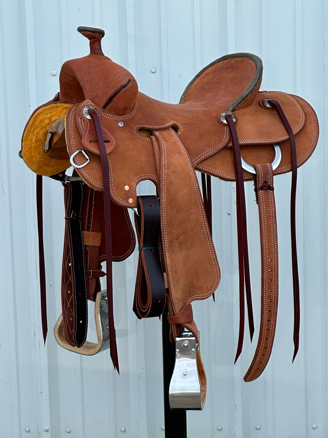 Robert Teskey Tucson Strip Down Seat Rig Ranch Roping Saddle with a 15- inch Rough Out Seat Double Stitch Light Finish