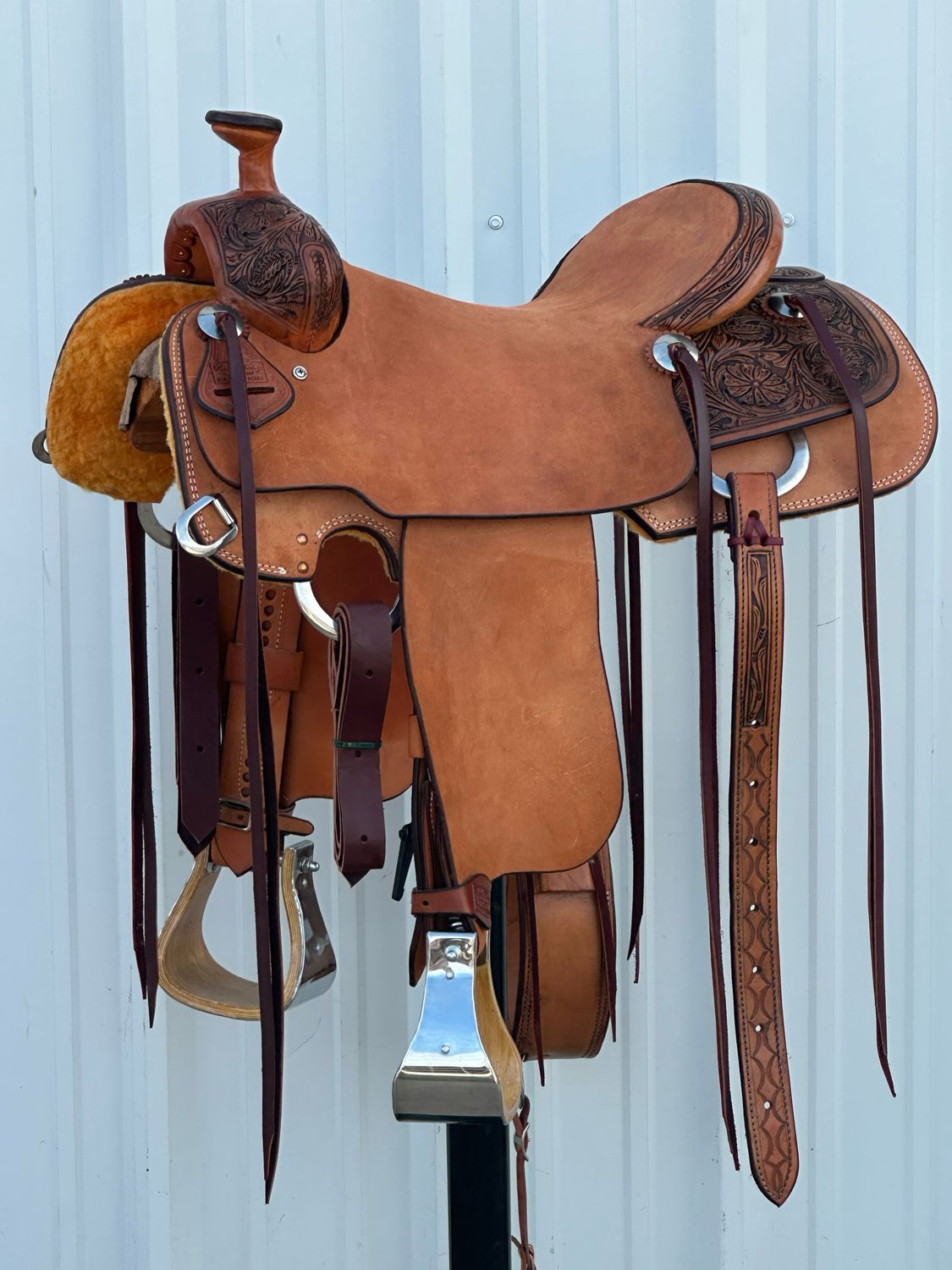 Robert Teskey Ranch Roping Saddle with a 15 1/2- inch Rough Out Seat Tooled Floral Double Stitch Medium Finish