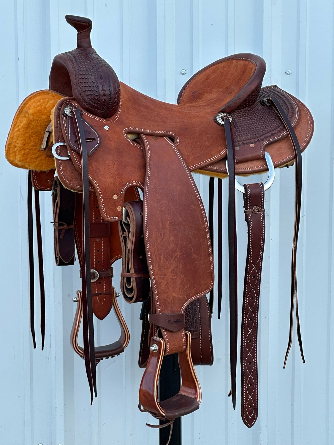 Robert Teskey Elite Strip Down Seat Rig Ranch Roping Saddle with a 16- inch High Back Rough Out Seat Tooled Waffle Double Stitch Dark Finish