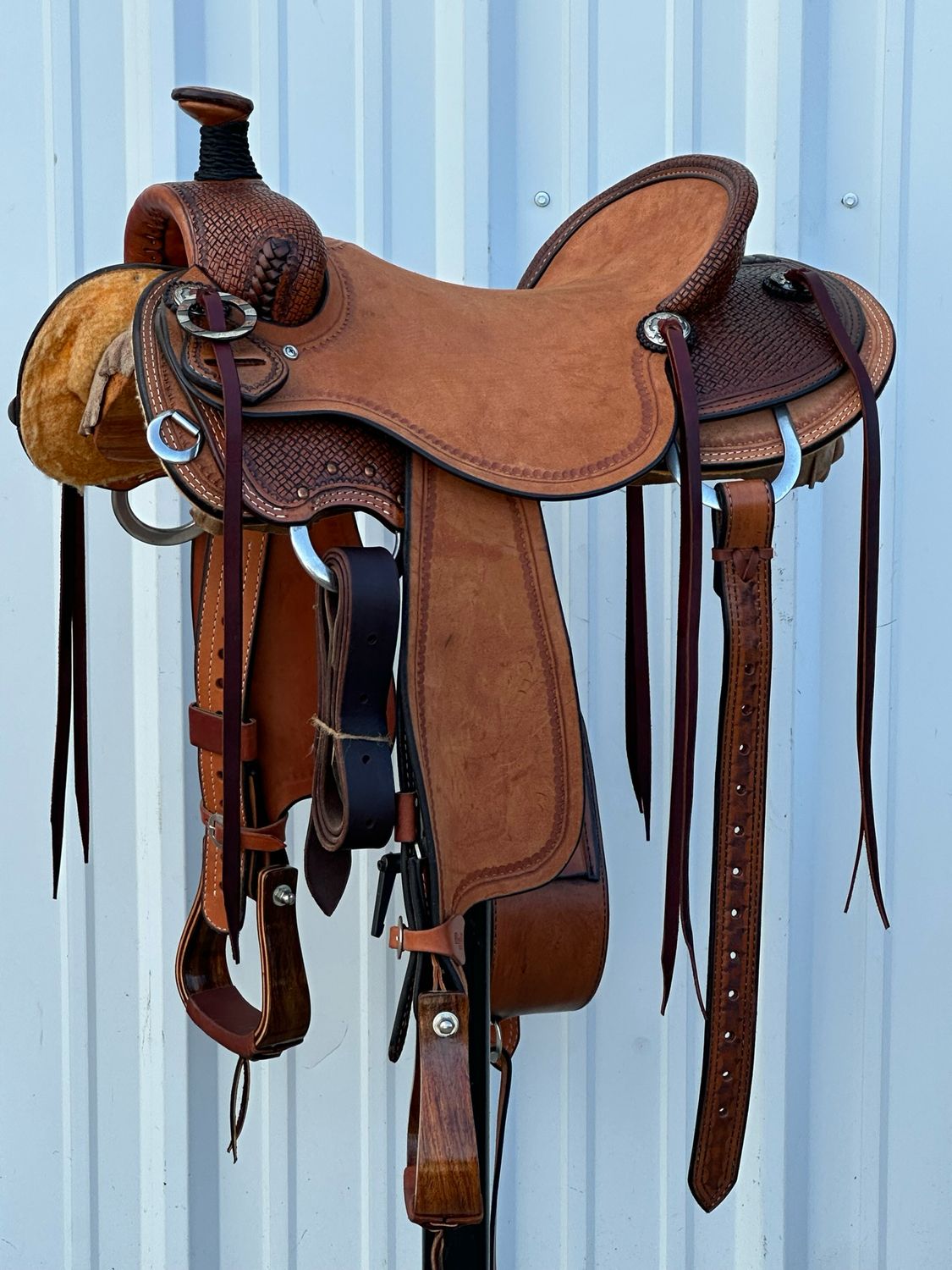Robert Teskey Elite Rancher Saddle  Plate Rigged  with a 15 3/4- inch Rough Out Seat Tooled Interlace Medium Dark Finish