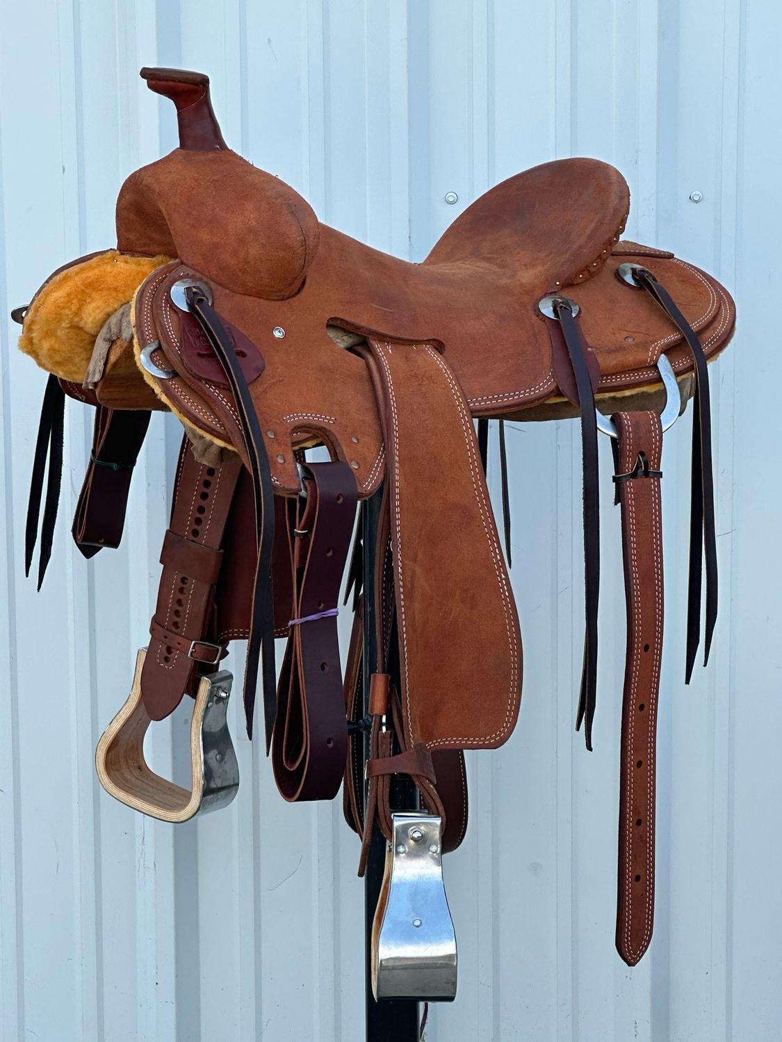 Robert Teskey Tucson Seat Rig Ranch Roping Saddle with a 15 1/2- inch Rough Out Seat Double Stitch Medium Finish