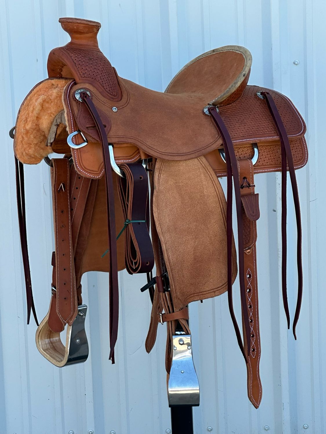 Robert Teskey Cliff Wade Ranch Roping Saddle with a 15 1/2- inch Rough Out Seat Tooled Waffle with Border Medium Finish