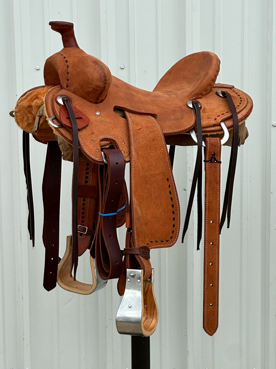 Robert Teskey Strip Down Seat Rig Ranch Roping Saddle with 15- inch Rough Out Seat Buck Stitch Border Medium Finish