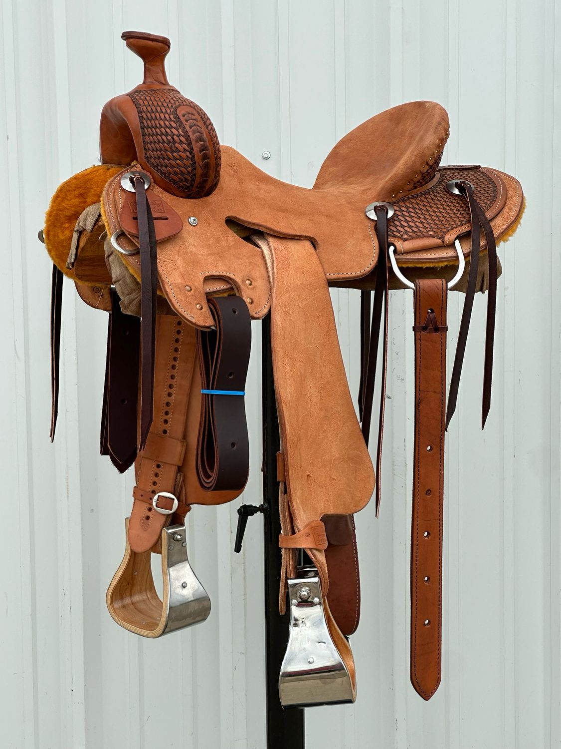 Robert Teskey Strip Down Seat Rig Ranch Roping Saddle with 15- inch Rougb Out Seat Tooled Basket Weave Antiqued Light Finish