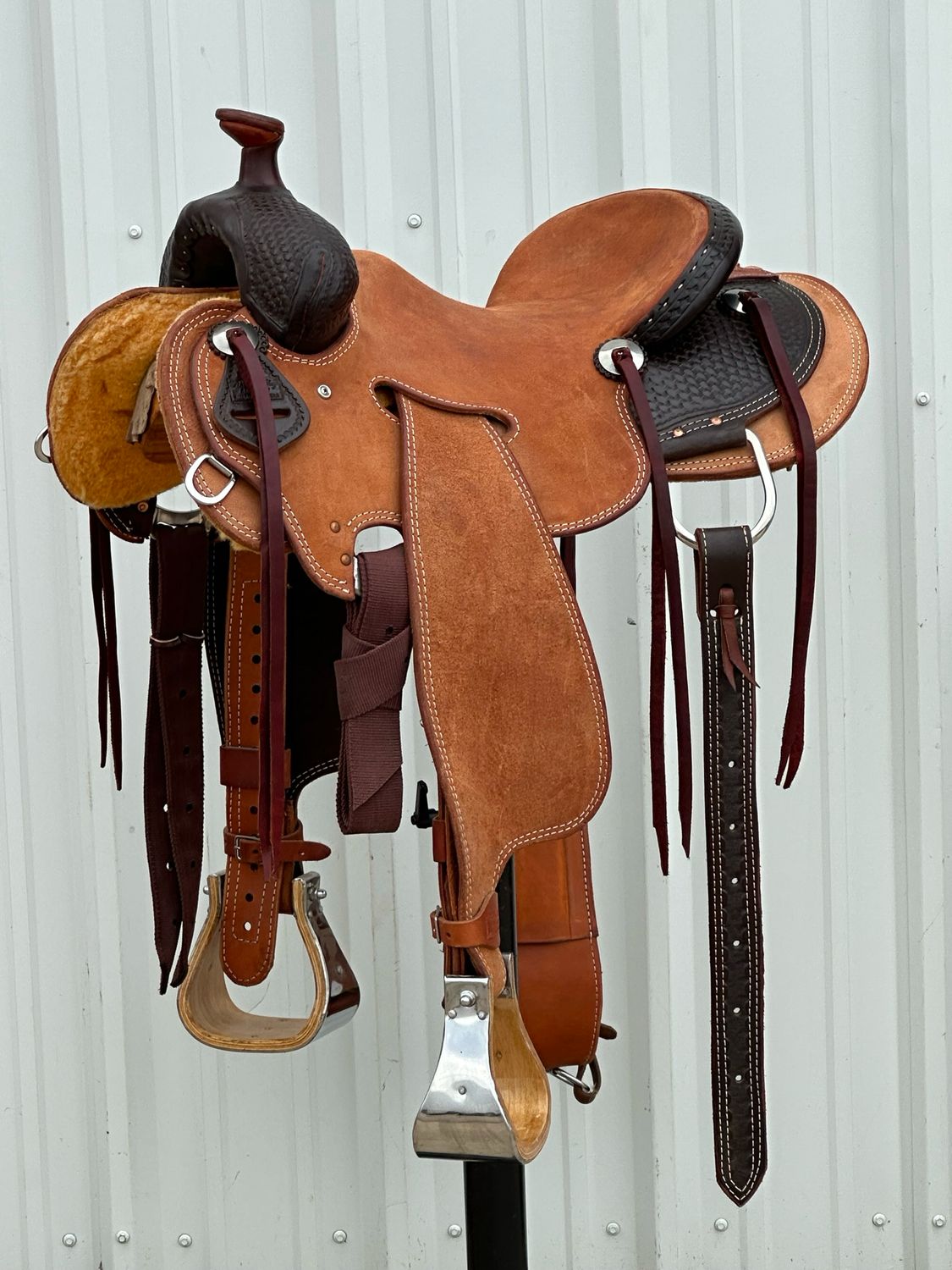Robert Teskey Strip Down Seat Rig Ranch Roping Saddle with a 15- inch Rough Out Seat Tooled Interlace Double Stitch Dark Finish and Light Finish