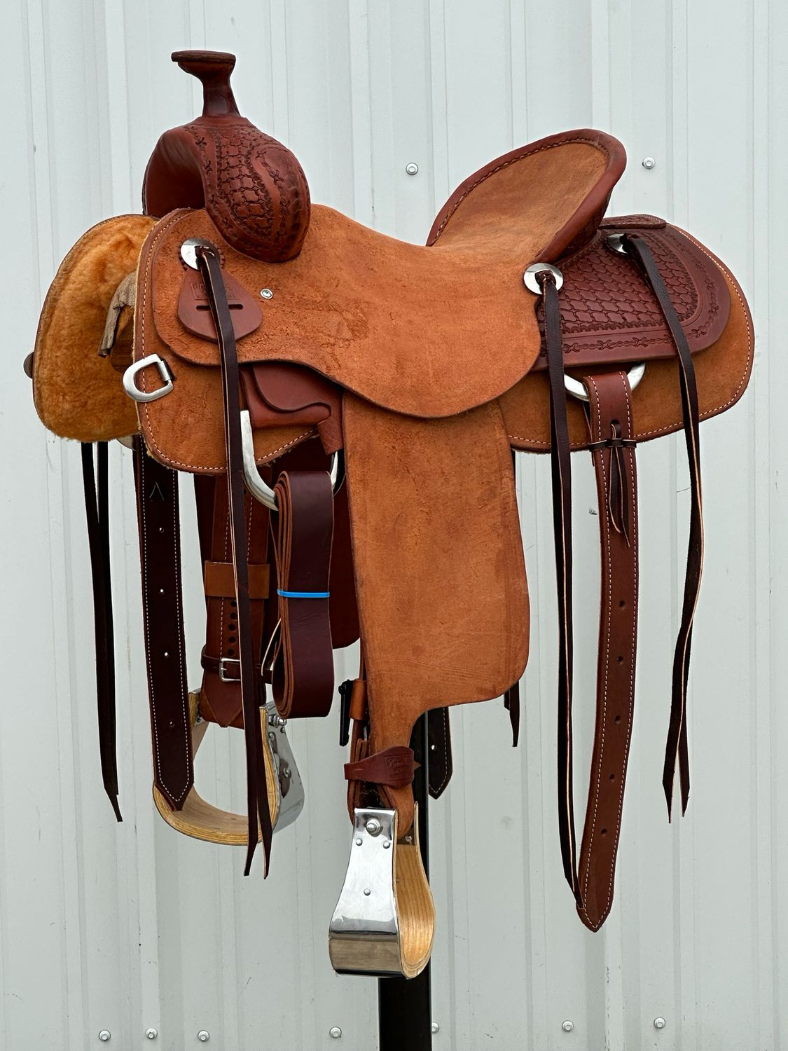 Robert Teskey Ranch Roping Saddle with a 15- inch Rough Out Seat Tooled Cloud Interlace with Barbwire Border Medium Finish WJ- Tree