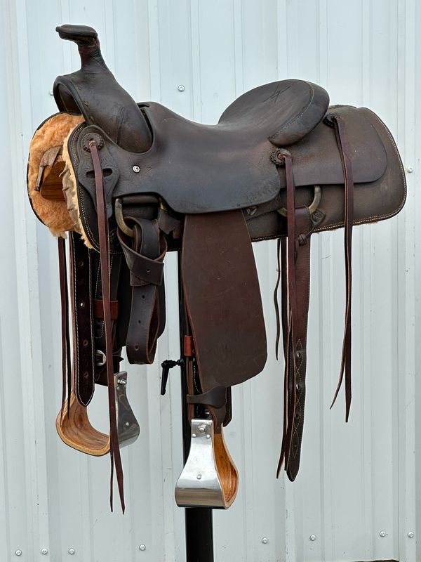 Bill Oliver Amarillo, Tx Roping Horse Saddle with a 15 1/2- inch Seat Dark Finish