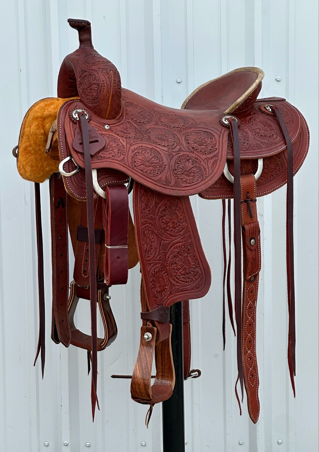 Robert Teskey Ranch Cutting Saddle with a 16- inch Slick Out Seat Tooled Floral
