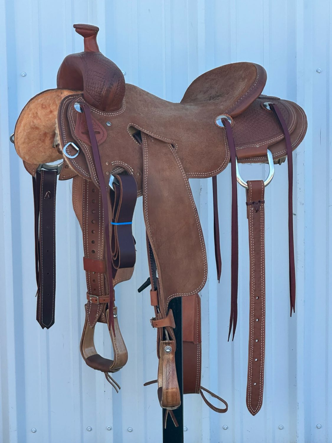Robert Teskey Strip Down Seat Rig Ranch Roping Saddle with a 16 1/2- inch Rough Out Seat Tooled Hourglass Interweave Double Stitch Medium Finish WJ -Tree