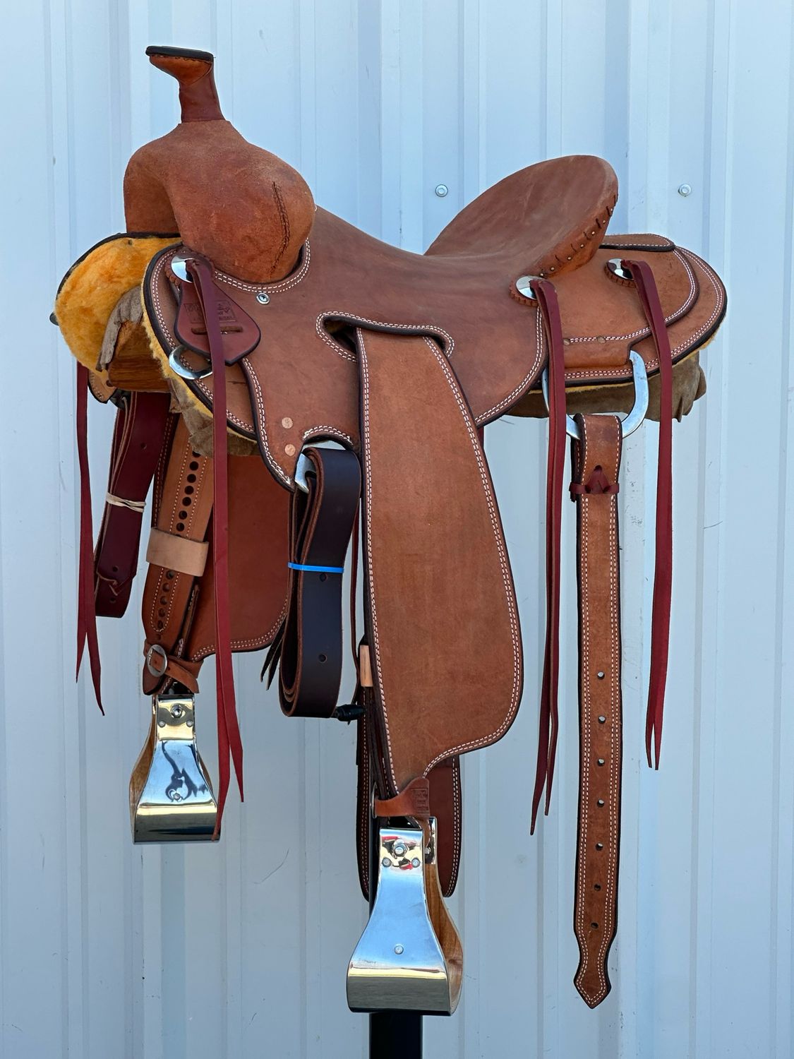 Robert Teskey Strip Down Seat Rig Ranch Roping Saddle with a 15- inch Rough Out Seat Medium Finish