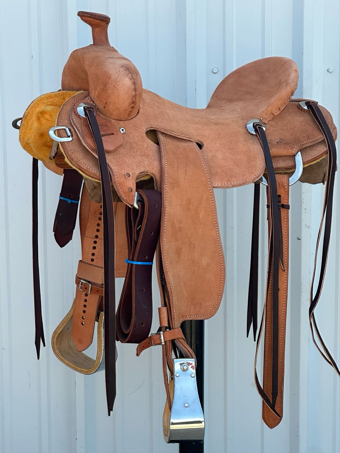 Robert Teskey Strip Down Seat Rig Ranch Roping Saddle with a 15- inch Rough Out SeatLight Finish WJ- Tree