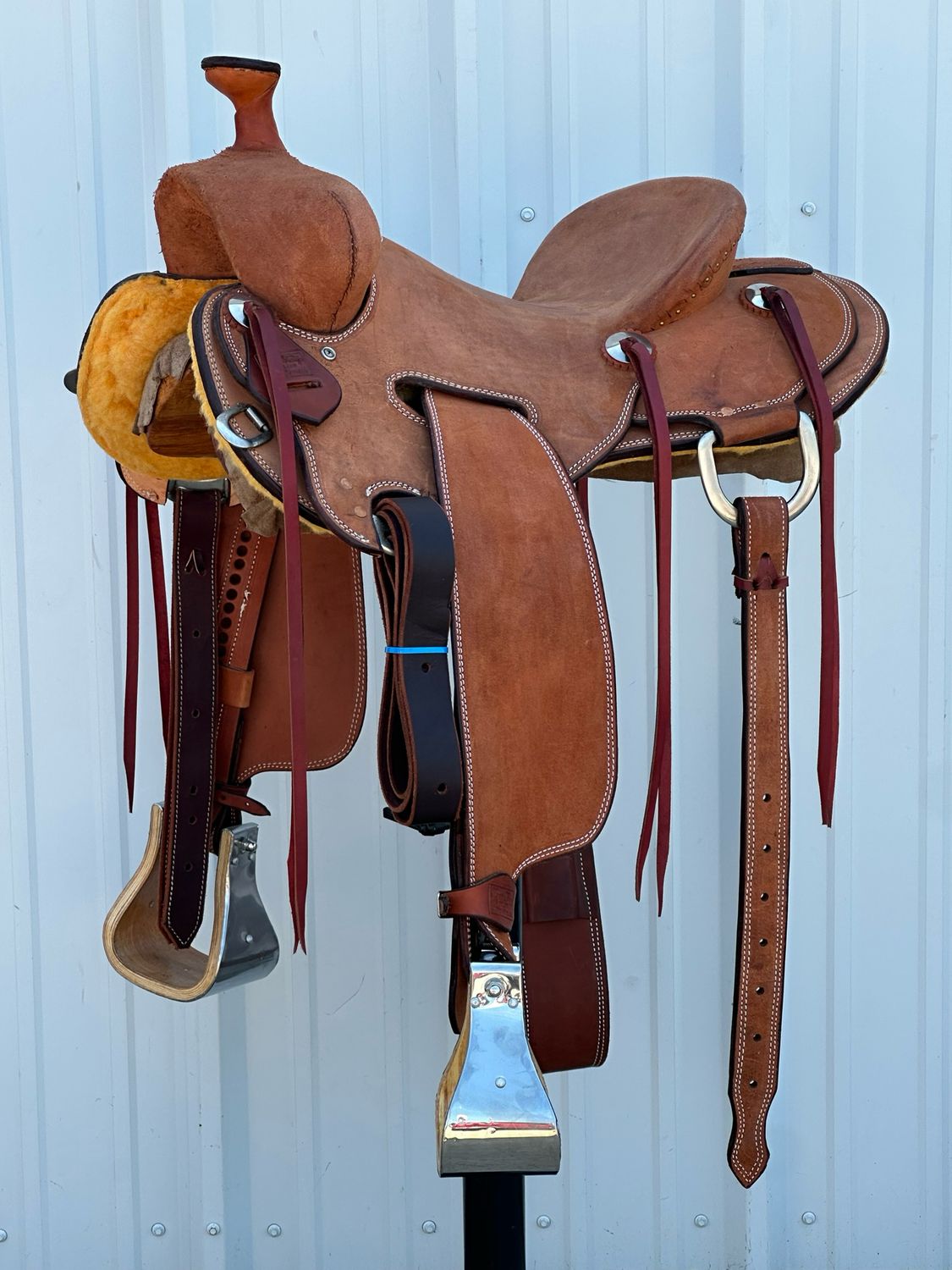 Robert Teskey Tucson Strip Down Seat Rig Ranch Roping Saddle with a 15 1/2- inch Rough Out Seat Double Stitch Medium Finish