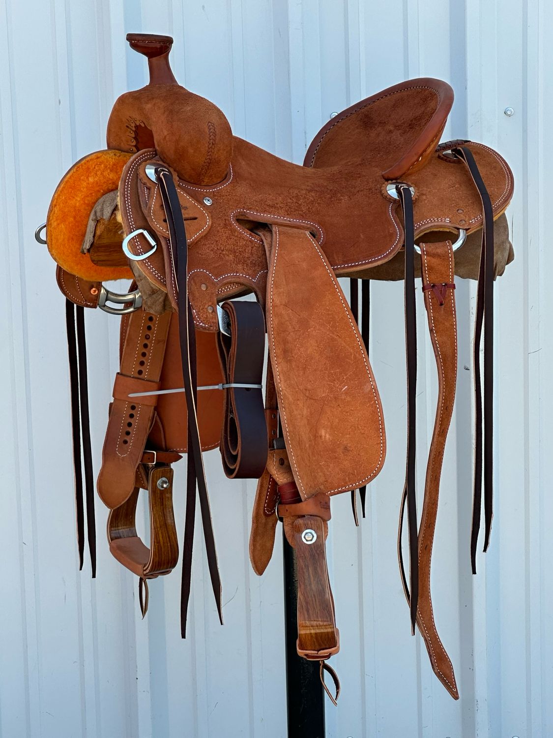 Robert Teskey Elite Strip Down Seat Rig Ranch Roping Saddle with a 15 1/4- inch Rough Out Seat Double Stitch Medium Finish
