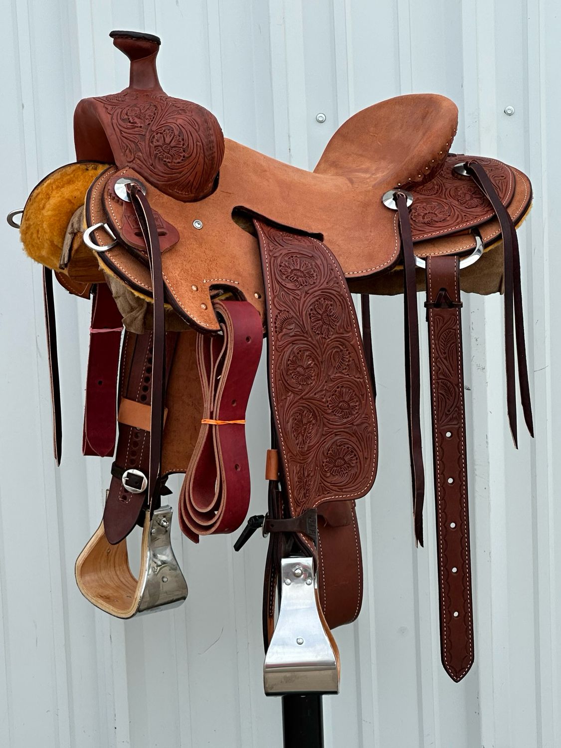 Robert Teskey Tucson Strip Down Seat Rig Ranch Roping Saddle with a 15/ inch Rough Out Seat Tooled Floral Medium Finish
