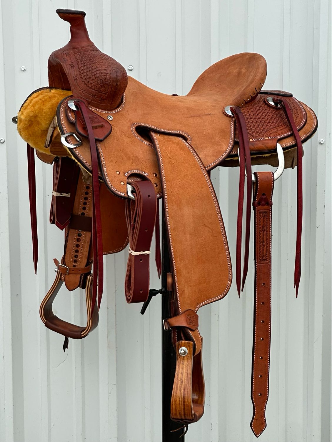 Robert Teskey Strip Down Seat Ranch Roping Saddle with a 16- inch Rough Out Seat Tooled Cube Interlace with a Barbwire Border Double Stitch Medium Finish