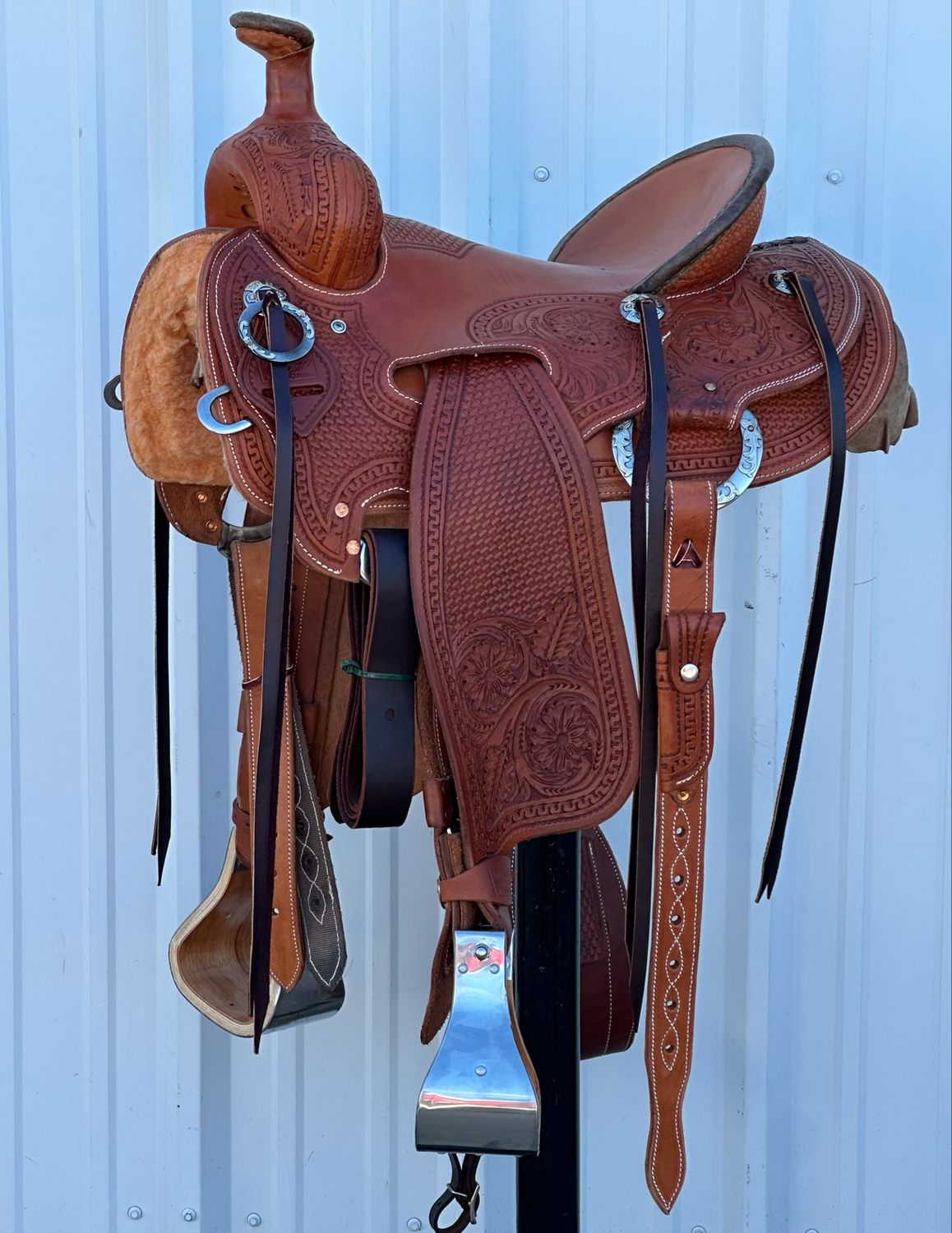 Robert Teskey Strip Down Seat Rig Ranch Roping Saddle with a 14 1/2- inch Slick Out Seat Tooled Basket Weave and Floral with Snake Border Medium Finish