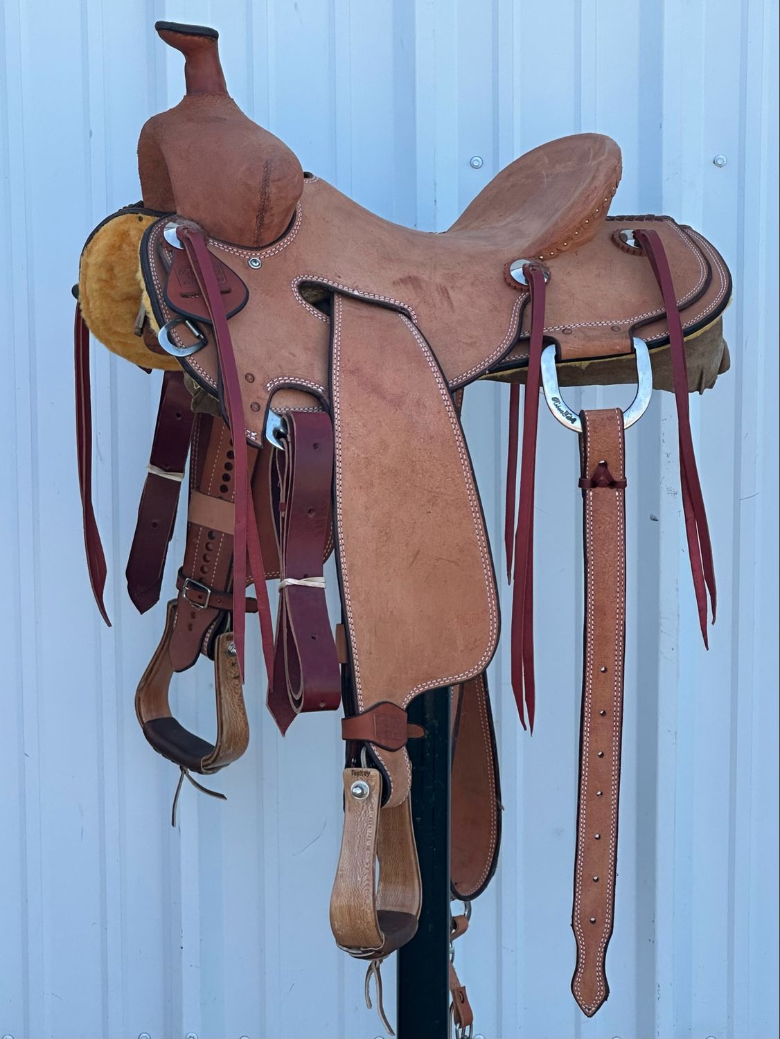 Robert Teskey Strip Down Seat Rig Ranch Roping Saddle with a 15- inch Rough Out Seat Double Stitch Light Finish
