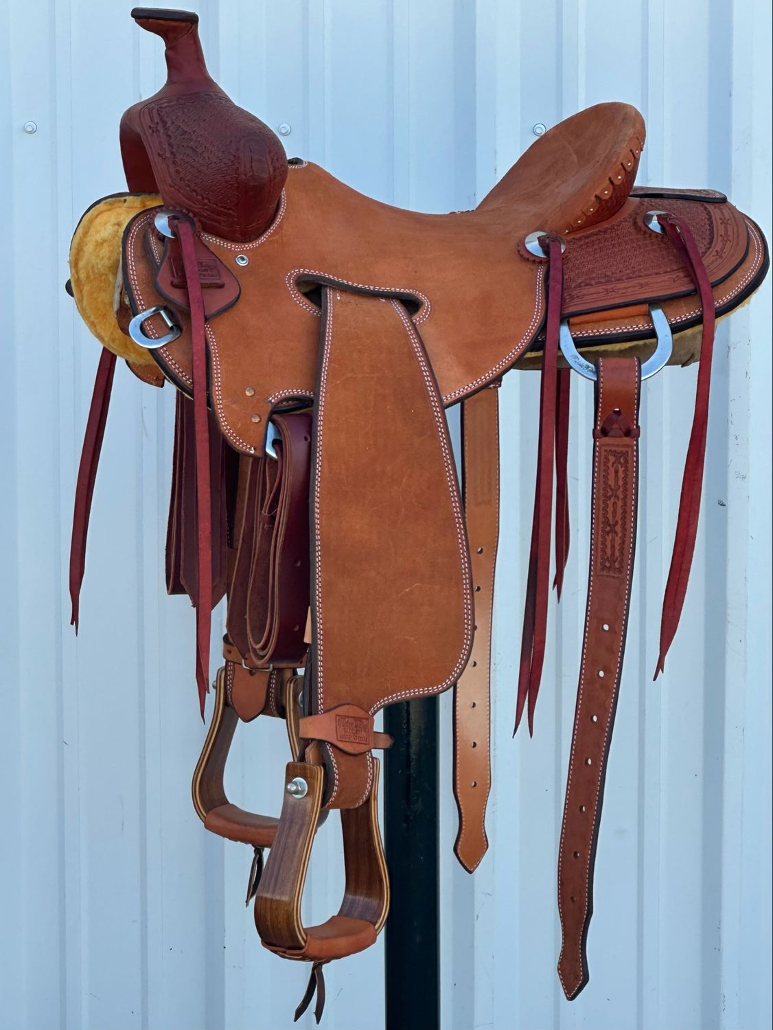 Robert Teskey Strip Down Seat Rig Ranch Roping Saddle with a 16 1/  -inch Rough Out Seat Tooled Interlace with Barbwire Border Double Stitch Medium Finish