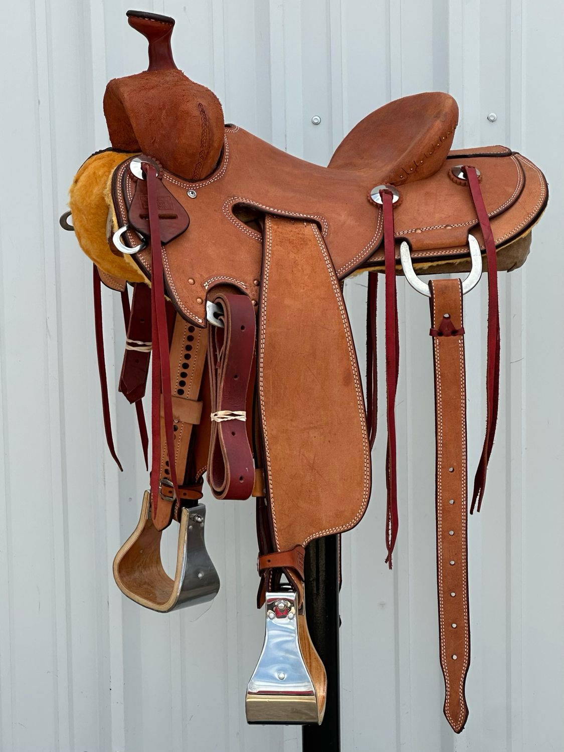 Robert Teskey Tucson Strip Down Seat Rig Ranch Roping Saddle with a 15- inch Rough Out Seat Double Stitch Light Medium Finish