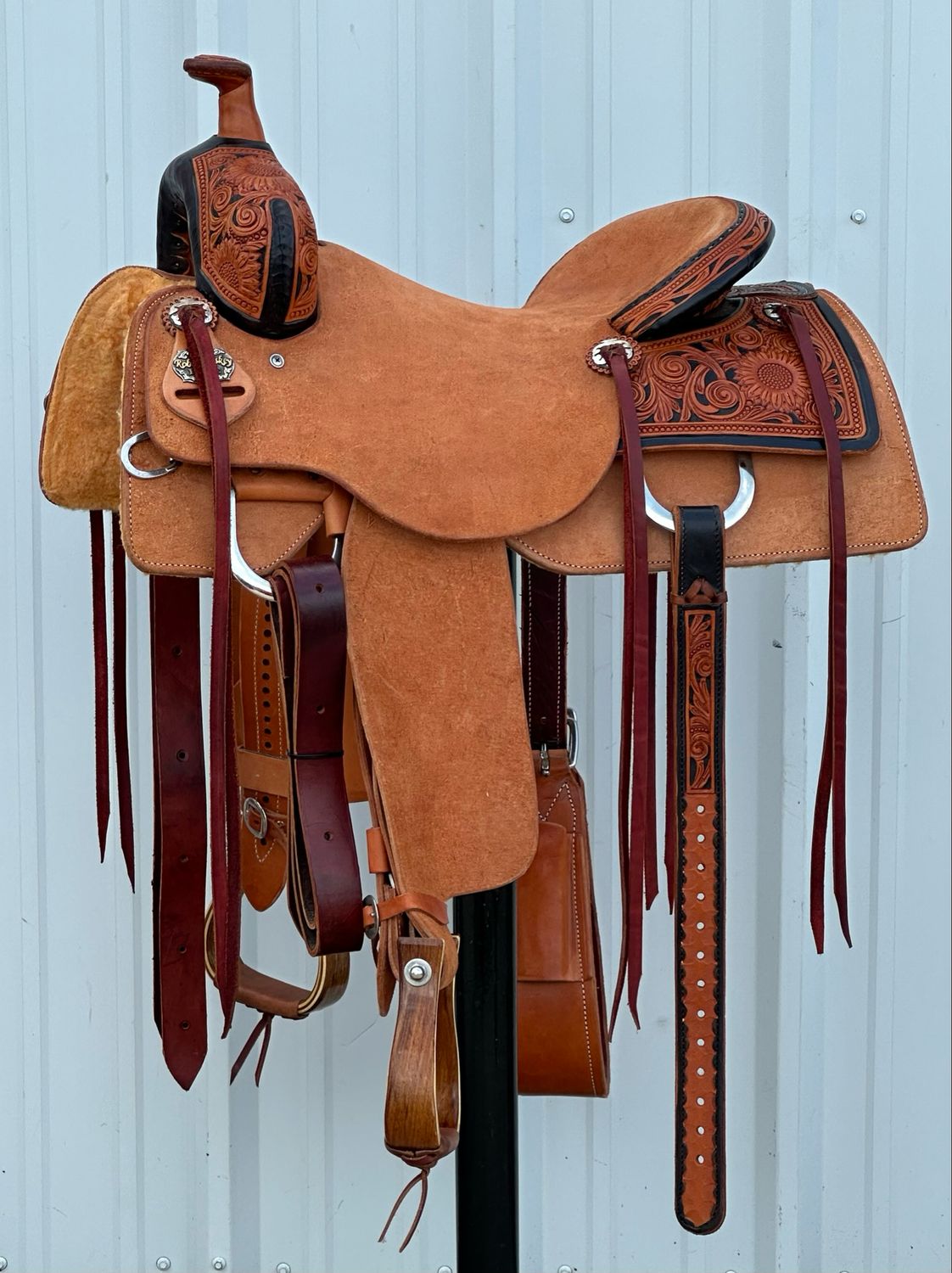 Robert Teskey Elite Cow Horse Saddle with a 16 1/4- inch Rough Out Seat Tooled Sunflower N Scroll Black Painted Edge &amp; Dot Border Medium Finish