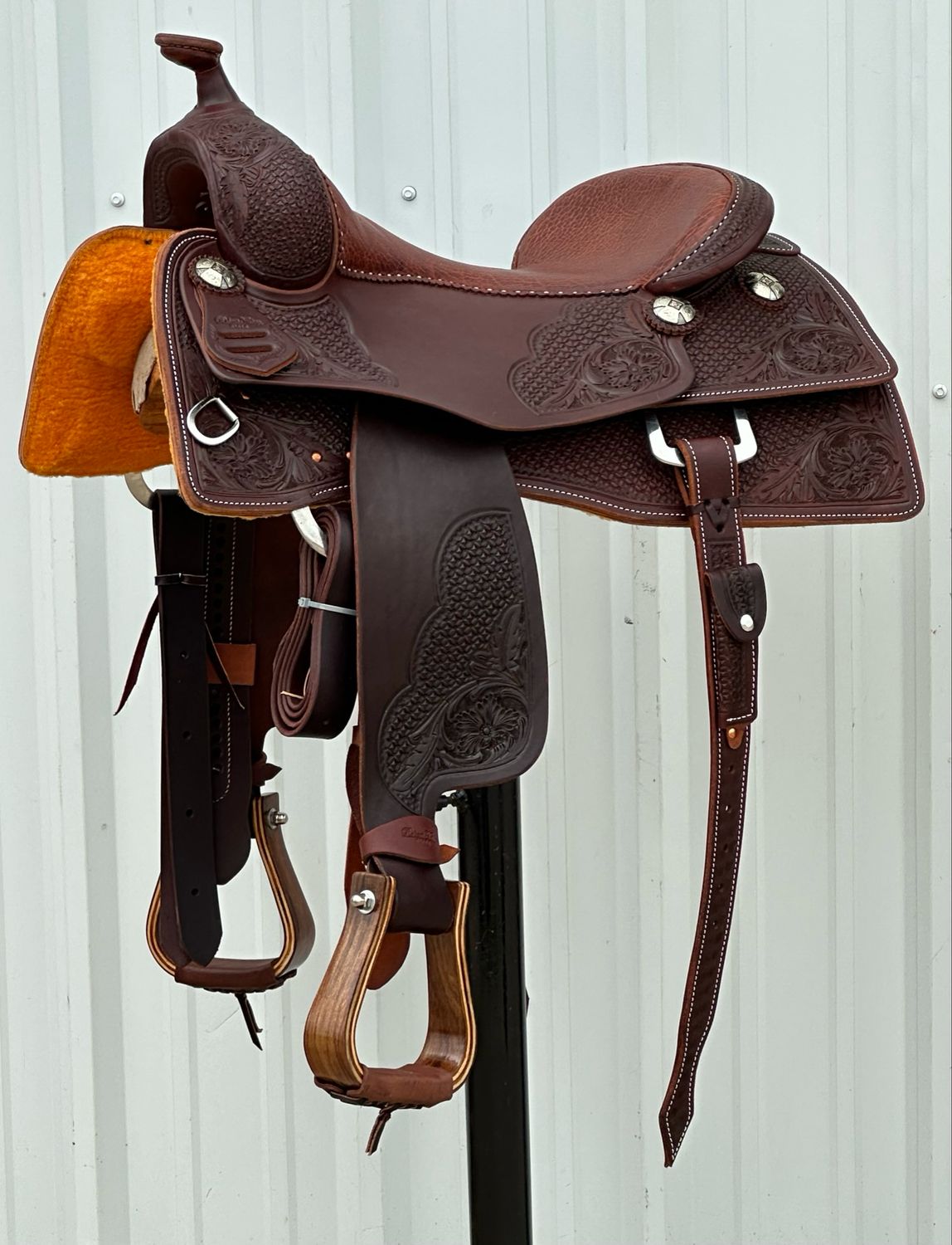 Robert Teskey Elite Reining Saddle with 16 1/2- inch Brown Exotic Textured Padded Seat Tooled Floral with Floral Accent D.S. Tree Dark Finish