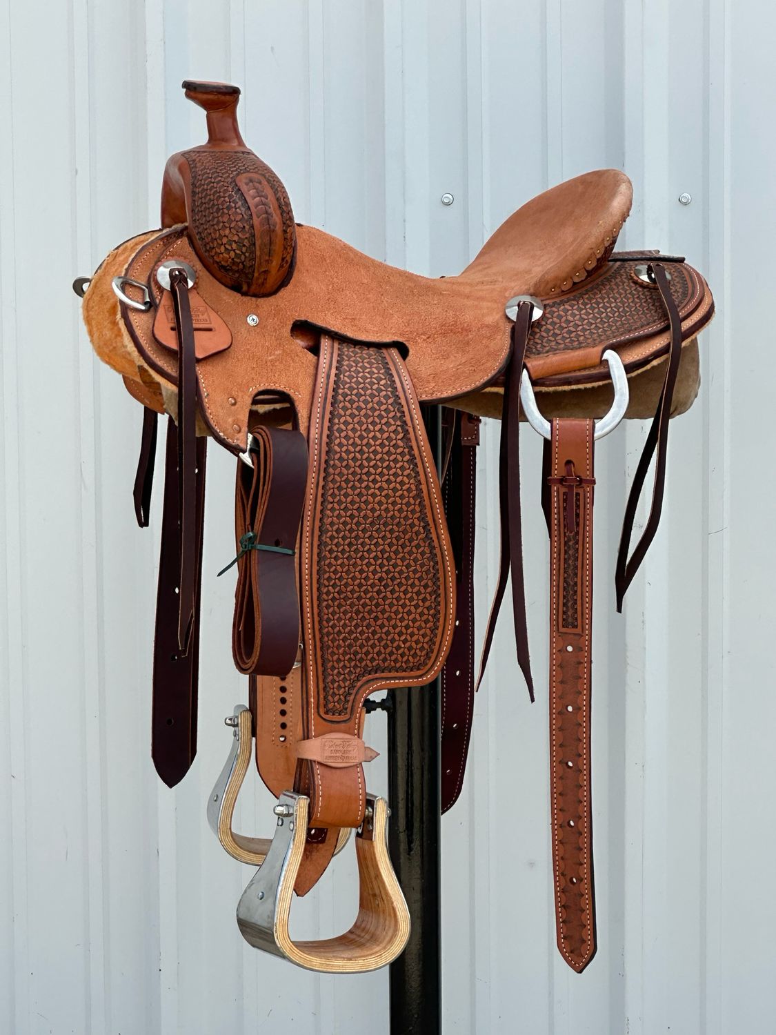 Robert Teskey Strip Down Seat Rig Ranch Roping Saddle with a 15 1/2- inch Rough Out Seat Tooled Waffle Interlace Light Finish