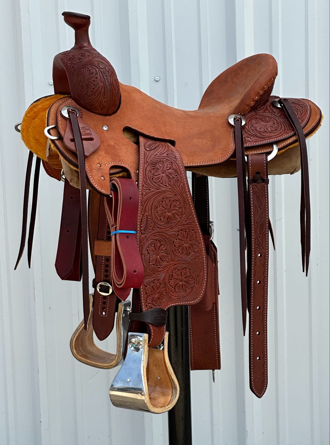 Robert Teskey Strip Down Seat Rig Ranch Roping Saddle with a 16- inch Rough Out Seat Tooled Floral Medium Dark Finish