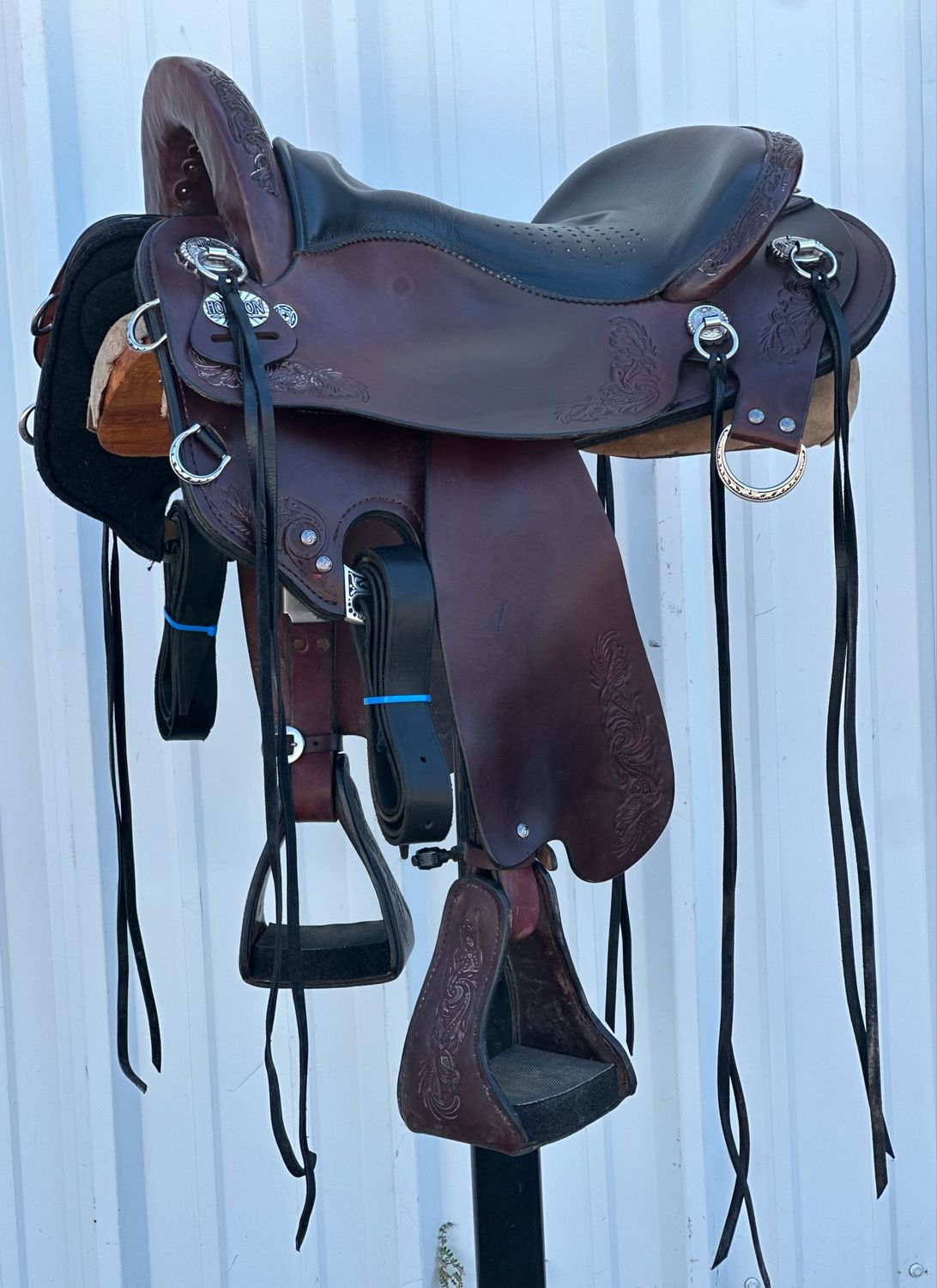 Tucker Horizon Outpost Endurance Saddle with a 16 1/4- inch Padded Smooth Contoured Black Seat Floral Tooling Dark Finish Jeremiah Watt Hardware Mint Condition