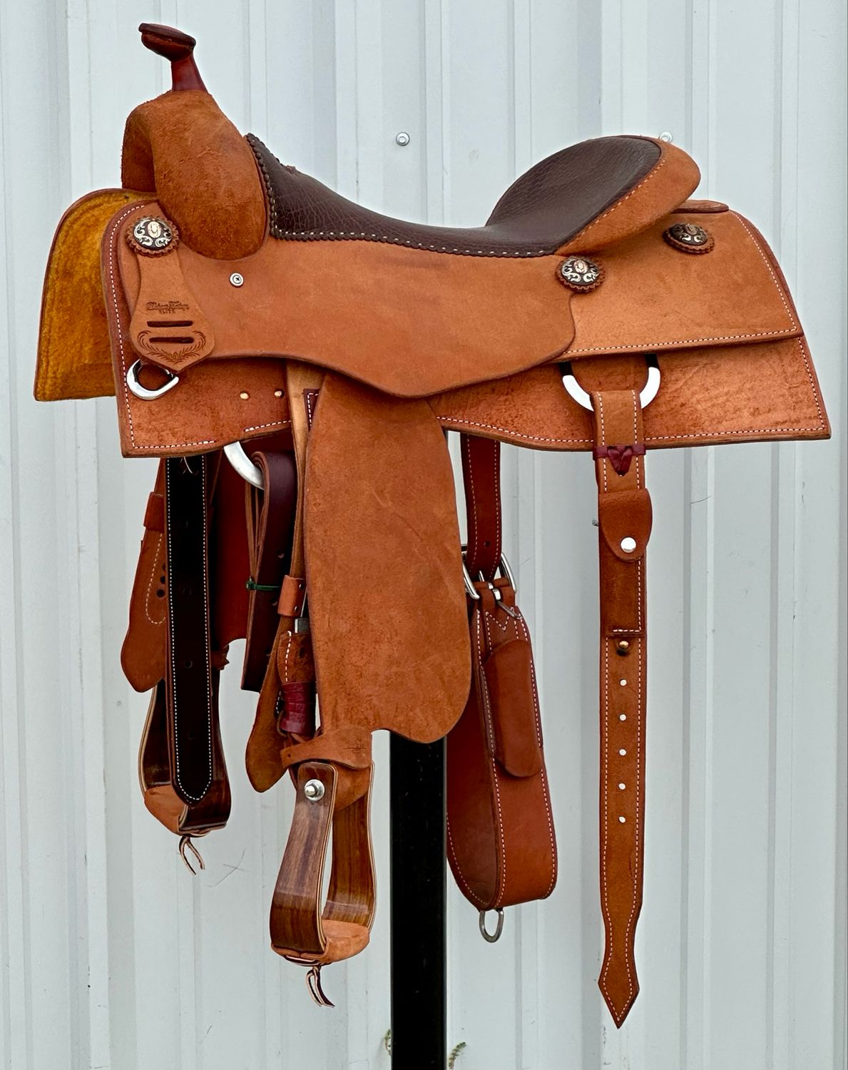 Robert Teskey Elite Darell Slinkard Reining Saddle with a 17- inch Brown Exotic Textured Padded Seat Rough Out Light Finish
