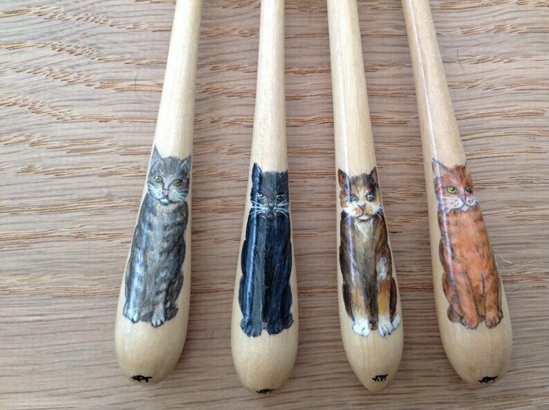 Painted Bayeux Guatambu Lace Bobbin - Choice of cats