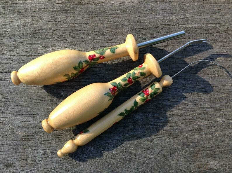 Painted Lacemaking Tools - Spiral Berries and Leaves