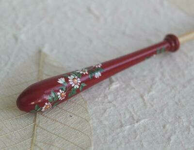 Painted Bayeux Guatambu Lace Bobbin - Spiral of White Daisies on a Red Background design
