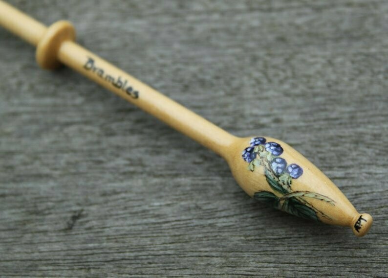 Painted Flanders Guatambu Lace Bobbin - Brambles (Blackberries)