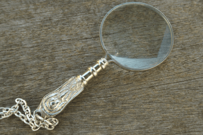 Magnifying Lens On Chain - Antique Style (LPD)