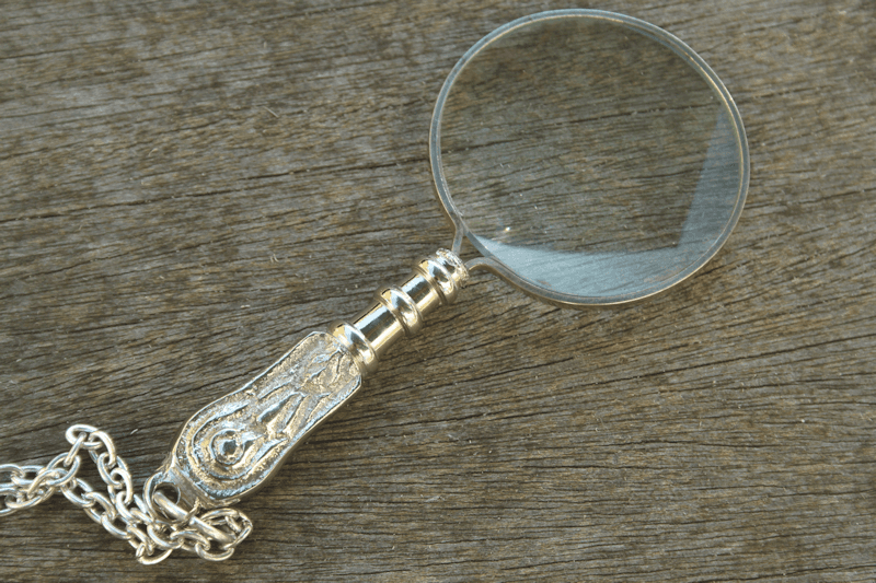 Magnifying Lens On Chain - Antique Style  (LPD)