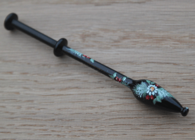 Painted Flanders Ebony Lace Bobbin - A spiral of fir branches, red berries and white flowers