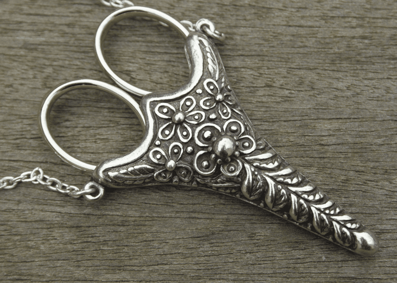 Scissors - Rococco Design Chatelaine Case - Silver Antique Finish & Etui Scissors for Lacemaking and Embroidery Scissors - Rococco Design Chatelaine Case - Silver Antique Finish & Etui Scissors for Lacemaking and Embroidery