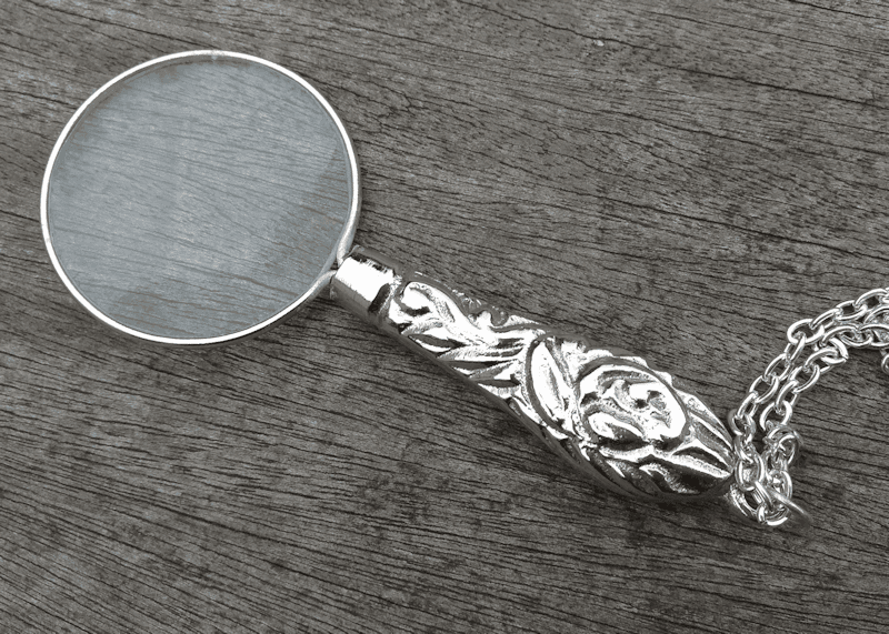 Magnifying Lens On Chain - Antique Style (LPB) Magnifying Lens On Chain - Antique Style (LPB)
