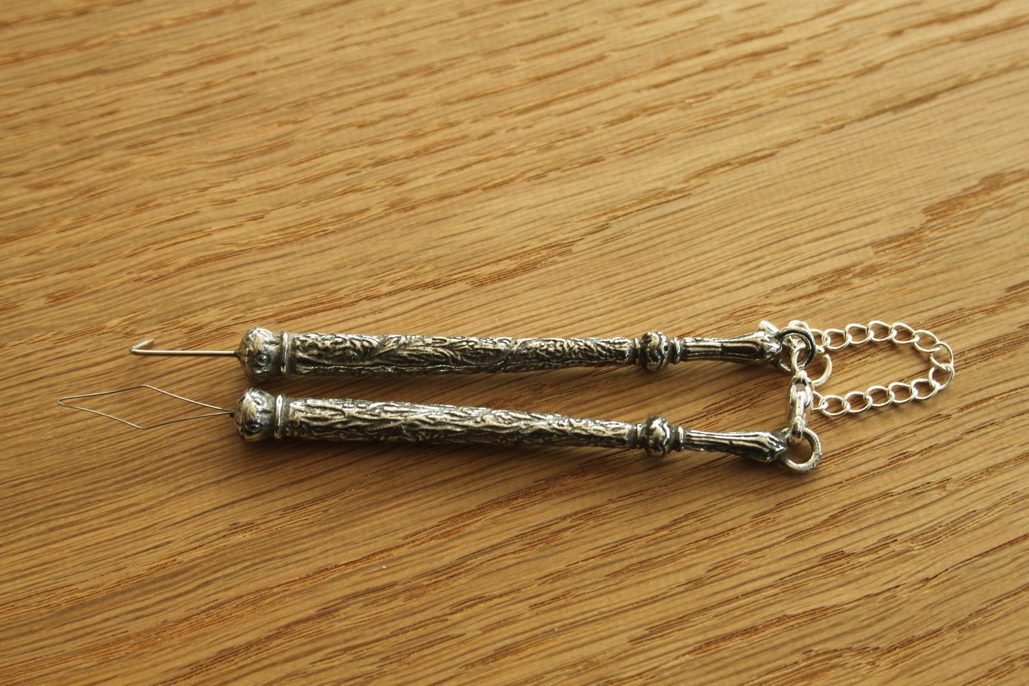 Tail Catcher - Antique Finish Design Tail Catcher - Antique Finish Design