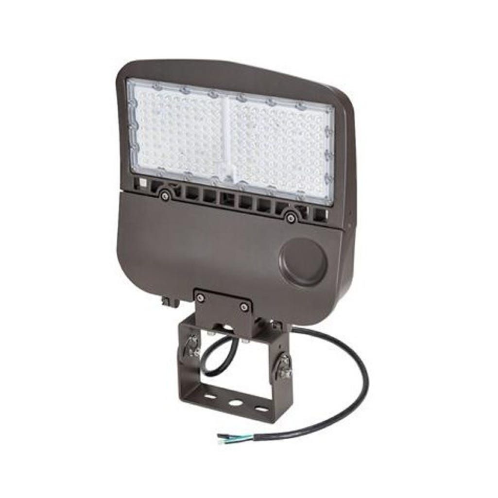 Topaz Flood 150W 4000K 19500lm with Trunnion Mount Bronze HID 400W-equiv Topaz Flood 150W 4000K 19500lm with Trunnion Mount Bronze HID 400W-equiv