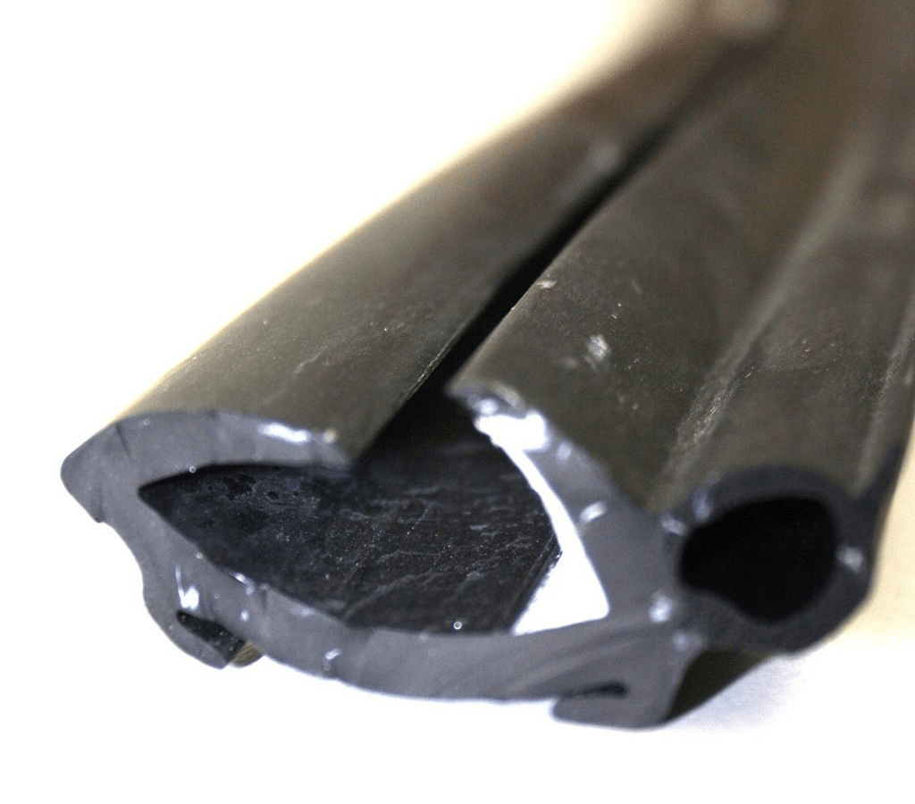 Guarnizione Finestre Battenti con mastice per pareti spessore 26-30mm