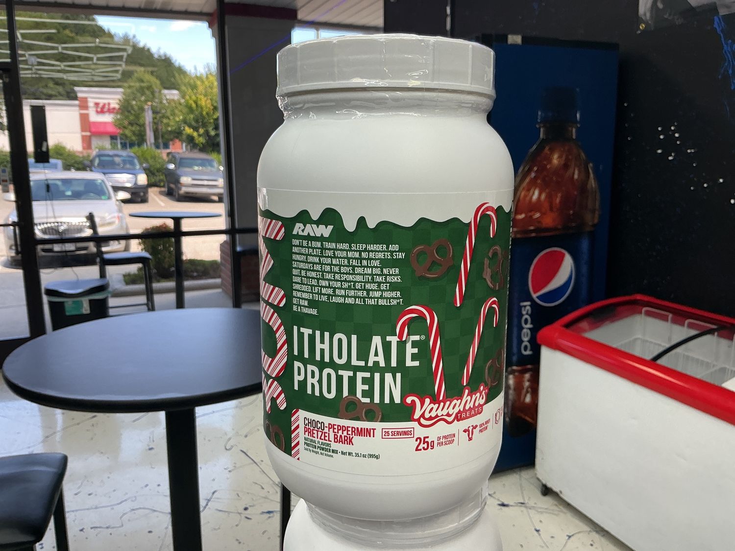 Raw CBUM Itholate protein, Chocolate Peppermint Pretzel Bark