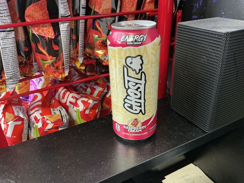 GHOST ENERGY RTD 12/16oz - RASPBERRY CREAM - LTO