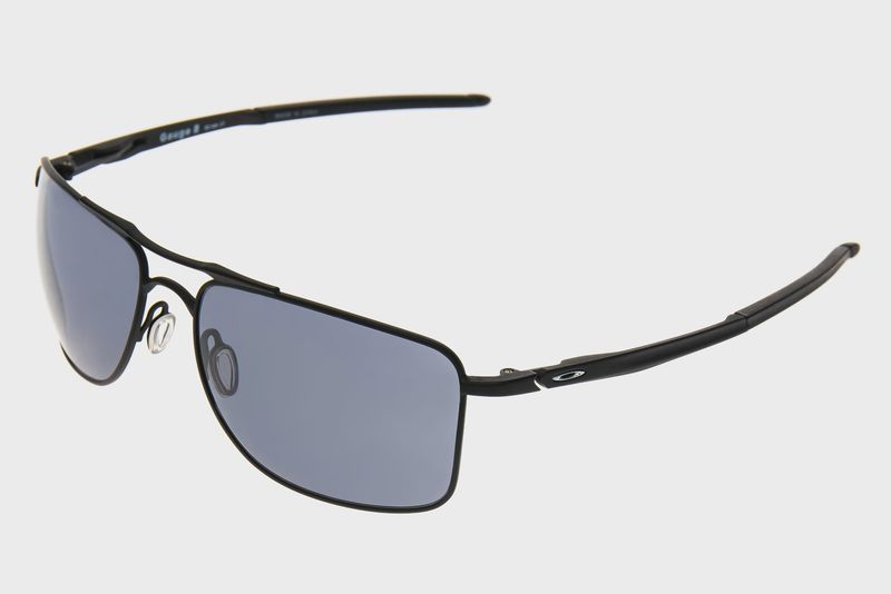 GAUGE 8 MATTE BLACK FRAME W/ GREY LENSES