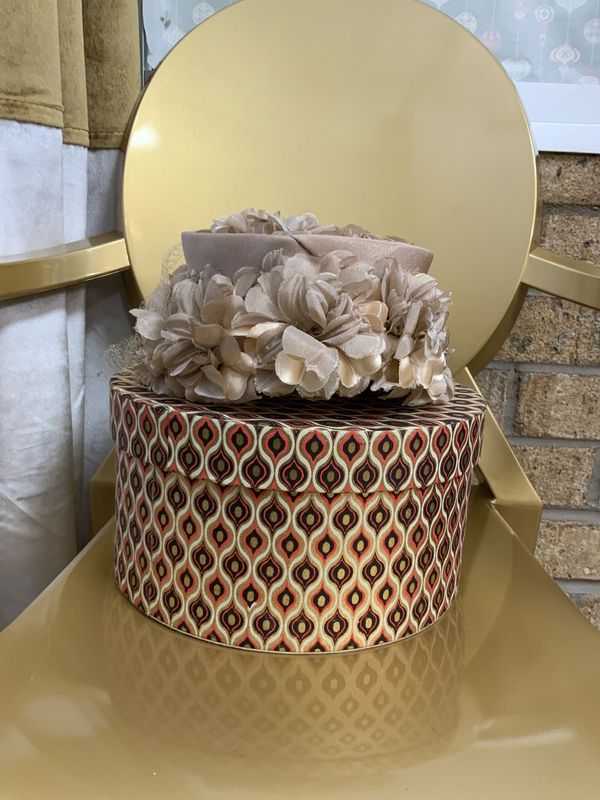 Hat Tan Flowers with Tan Net