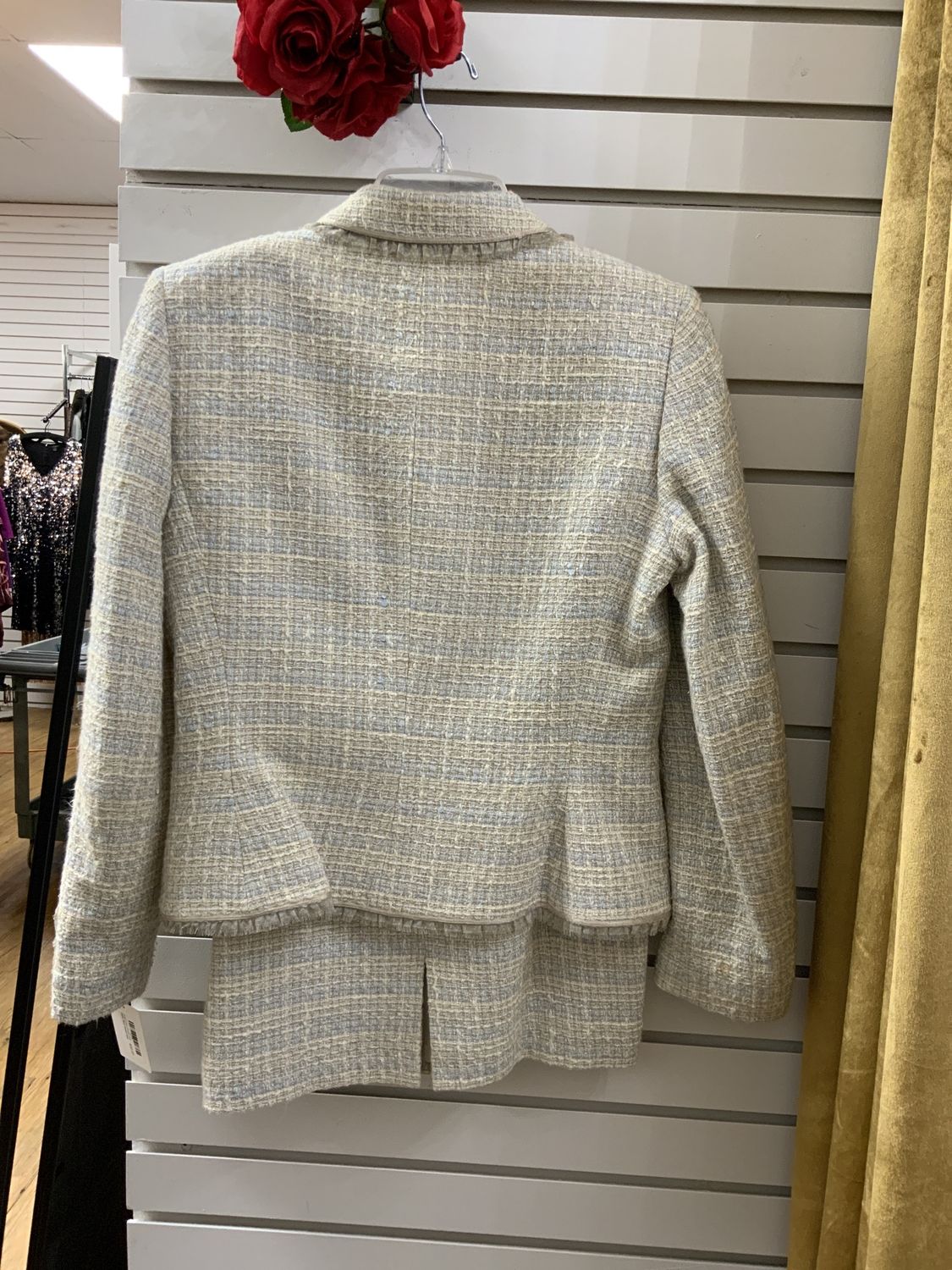 Suit 2 pcs Cream and Baby Blue tweed Strip Jacket with Lace Trim and Skirt Size 10