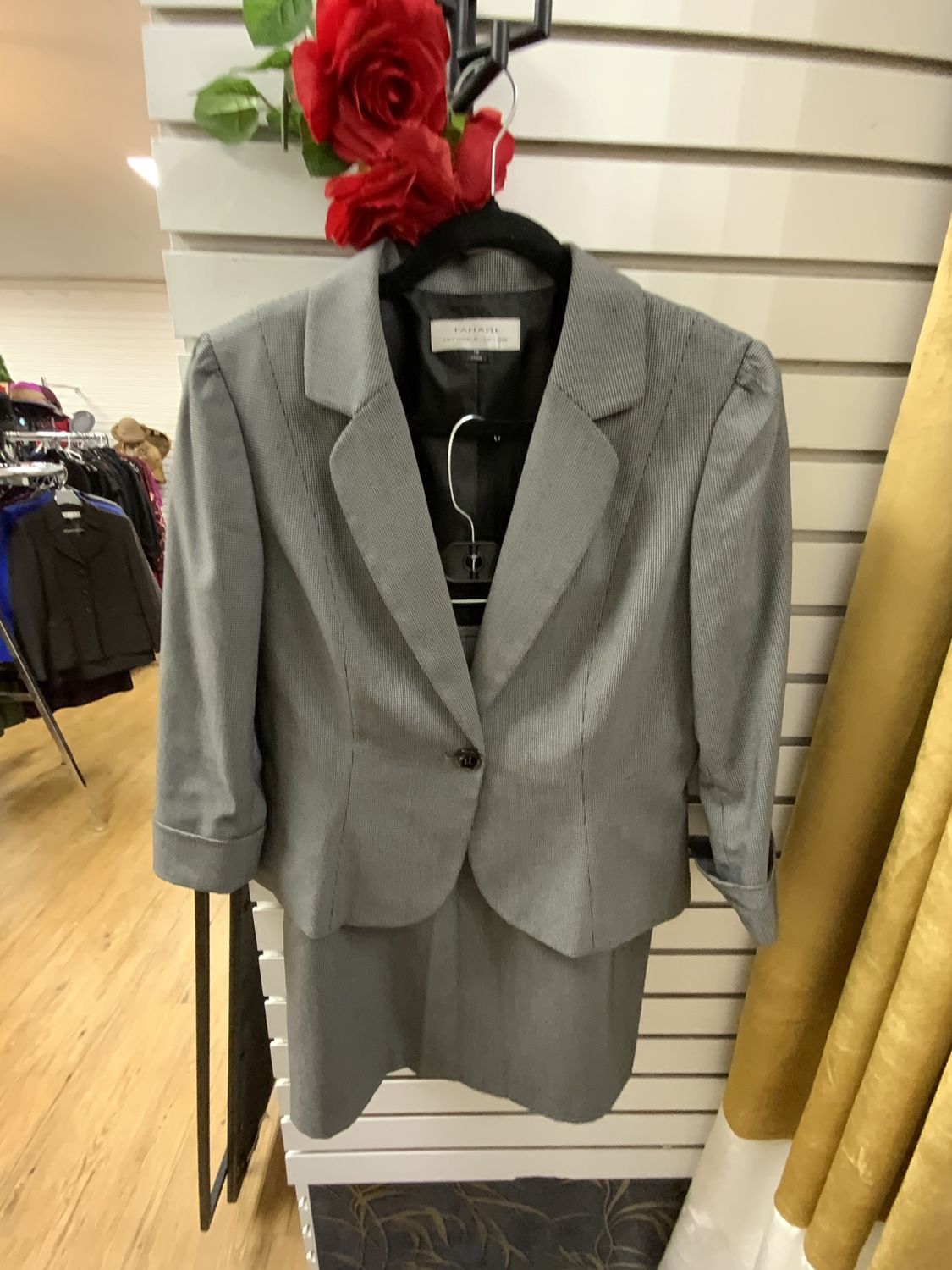 Suit 2 Pcs Black and White plaid Jacket and Skirt Size 10