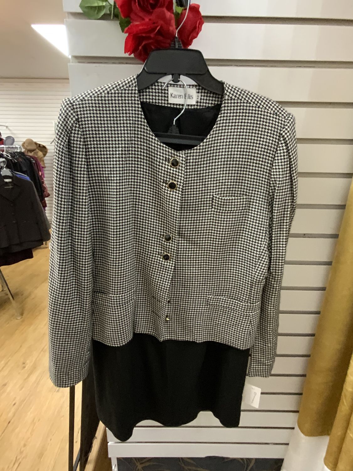 Suit 2 Pcs. Houndstooth Black and White Jacket and Black Skirt Size 12